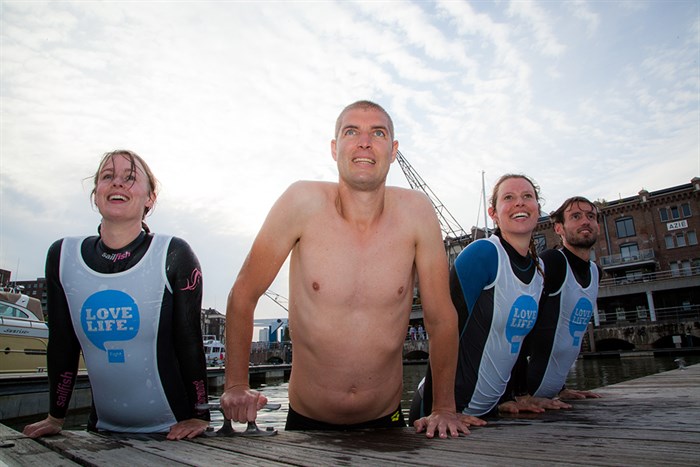 Фотоистория: как Маартен победил рак и проплыл 163 км за 55 часов